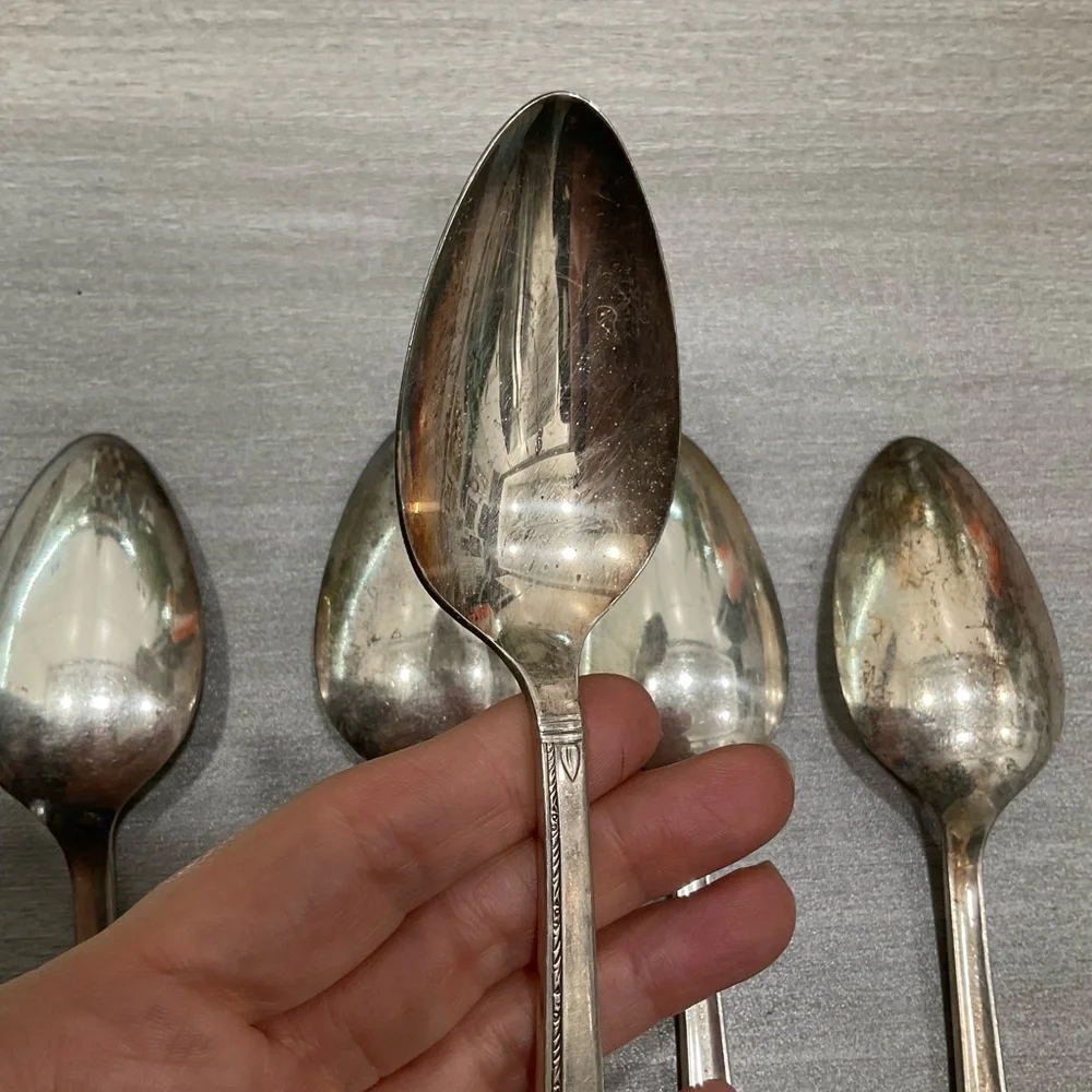 1938 ONEIDA GRENOBLE‎ SILVERPLATE HEIRLOOM SIX LARGE SPOONS